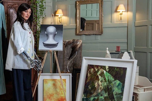 لعقد معرض فني Ai-Da