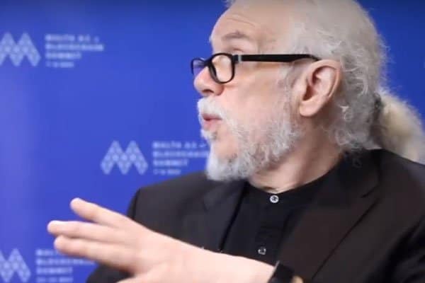 إننا نشهد طفرة كبيرة في الذكاء الإصطناعي ـــ شاركي