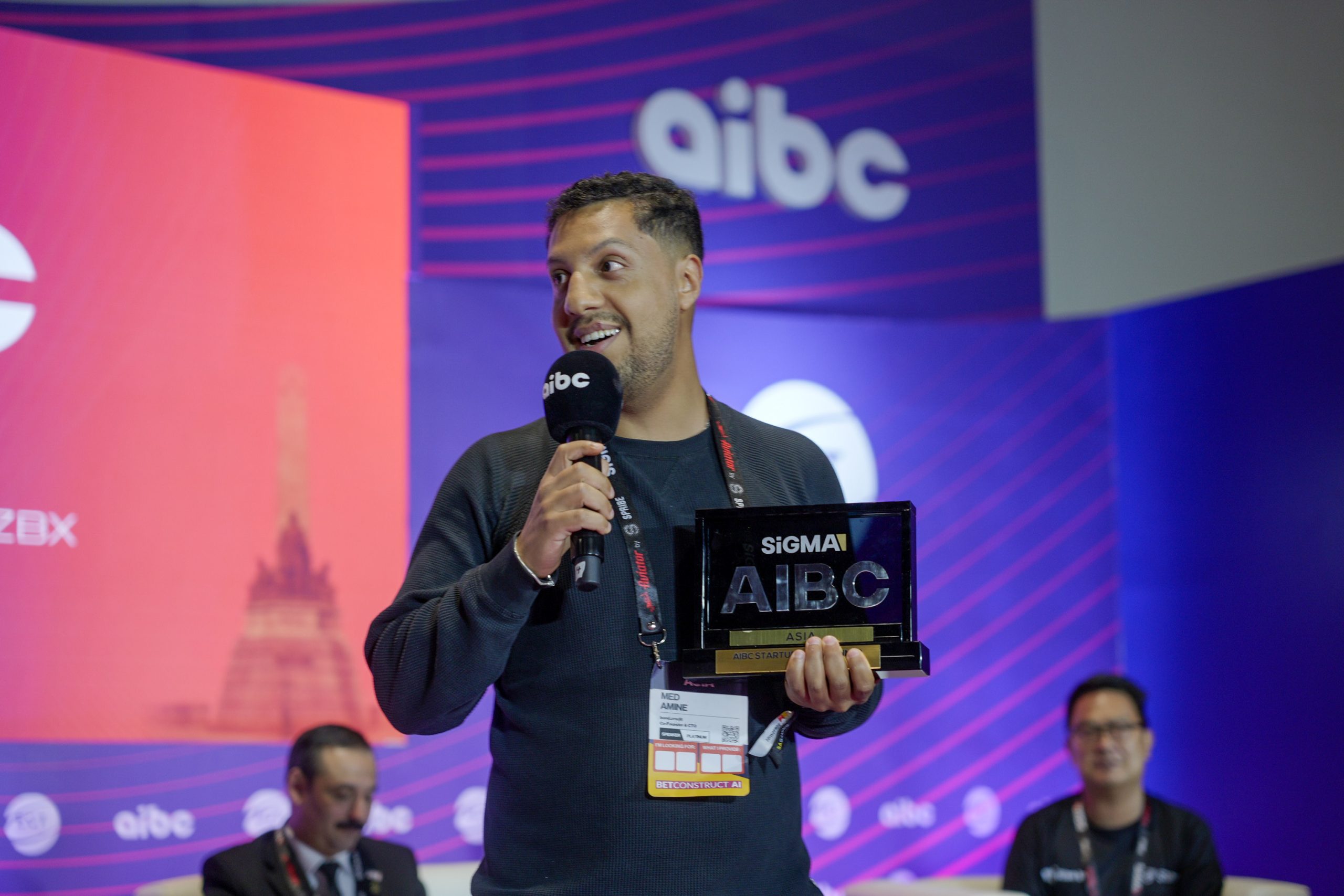 bond.credit wins AIBC Startup Pitch 2026